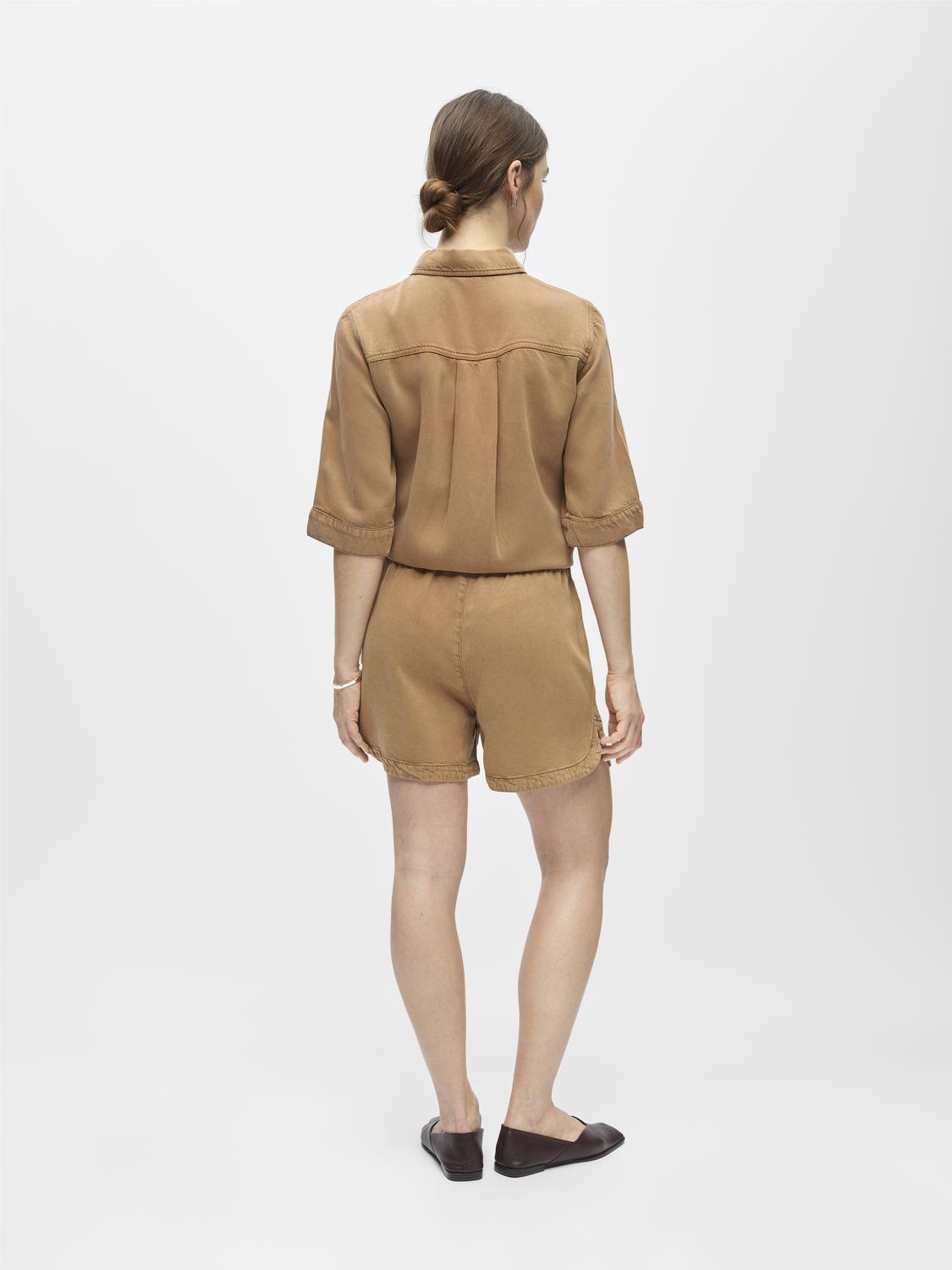 model_shot-back